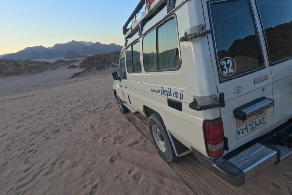 Exklusive private Jeep-Safari zu den Beduinendörfern & Om Dalfa