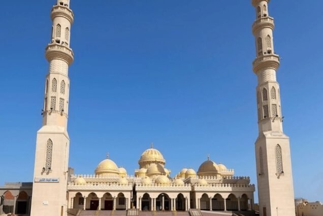 Private Hurghada Stadtrundfahrt ab Safaga Hafen El Mina Moshee