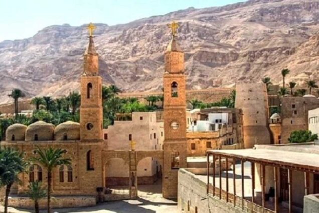 Privater Tagesausflug zu den Klöstern von St. Antonius und St. Paulus ab Hurghada