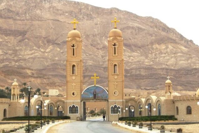 Privater Tagesausflug zu den Klöstern von St. Antonius und St. Paulus ab Hurghada